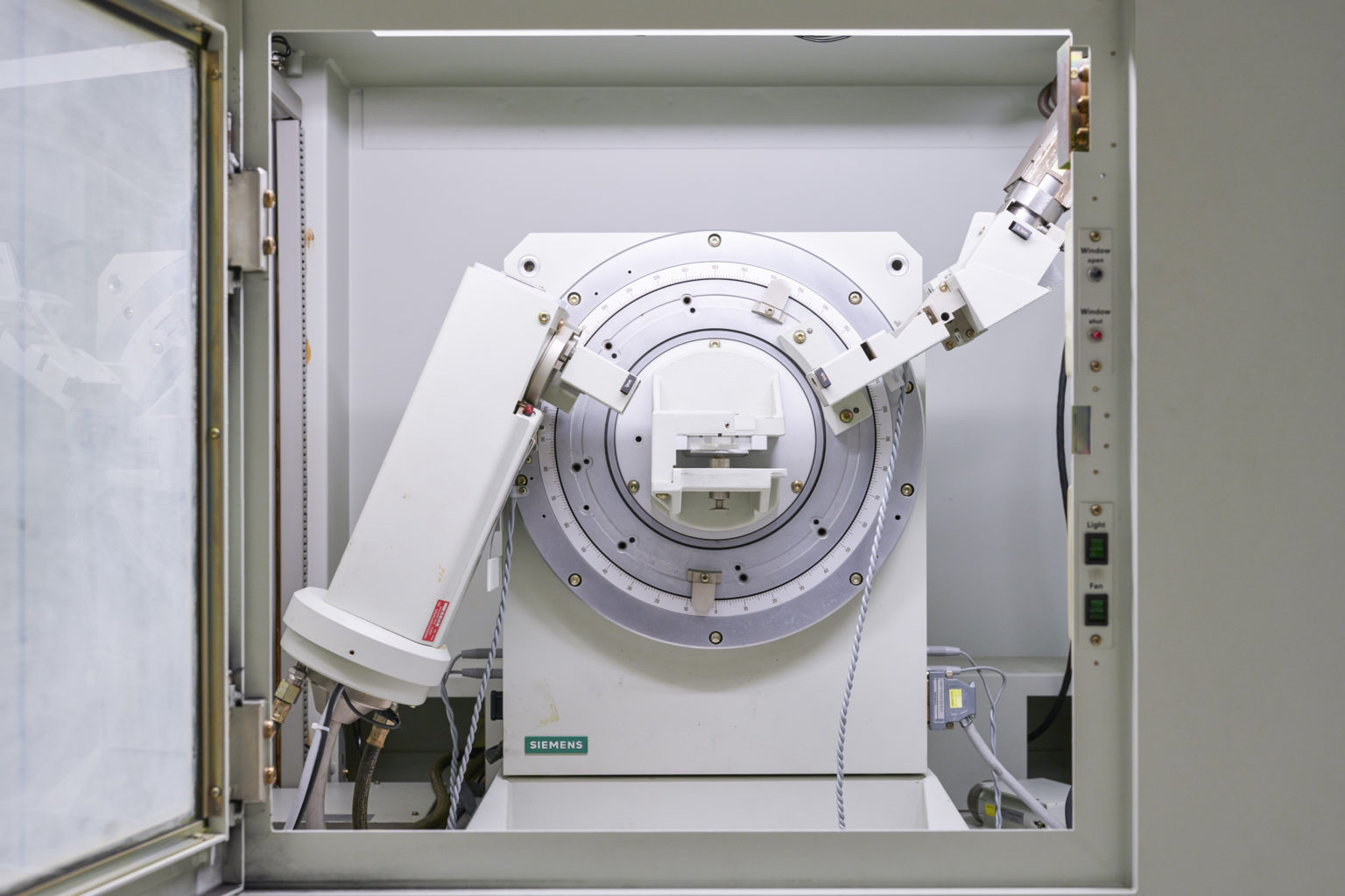 X-Ray Diffractometer - Bruker D5000 - Institute For General Materials ...